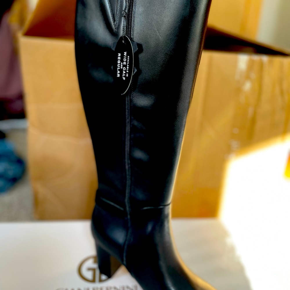 Black boots knee-high size 8